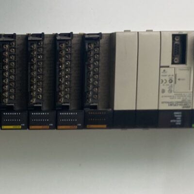 Línea completa OMRON de automatización industrial – PLC, sensores y control industrial