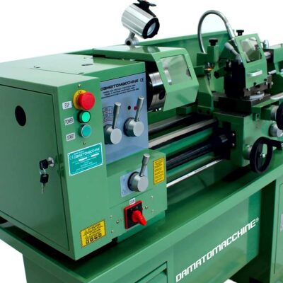 Torno Damatomacchine Multitech 800 - detalle del cabezal y mandos