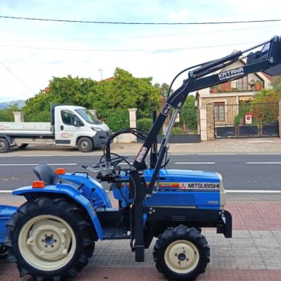 MINI TRACTOR con PALA CARGADORA y FRESADORA-ROTAVATOR