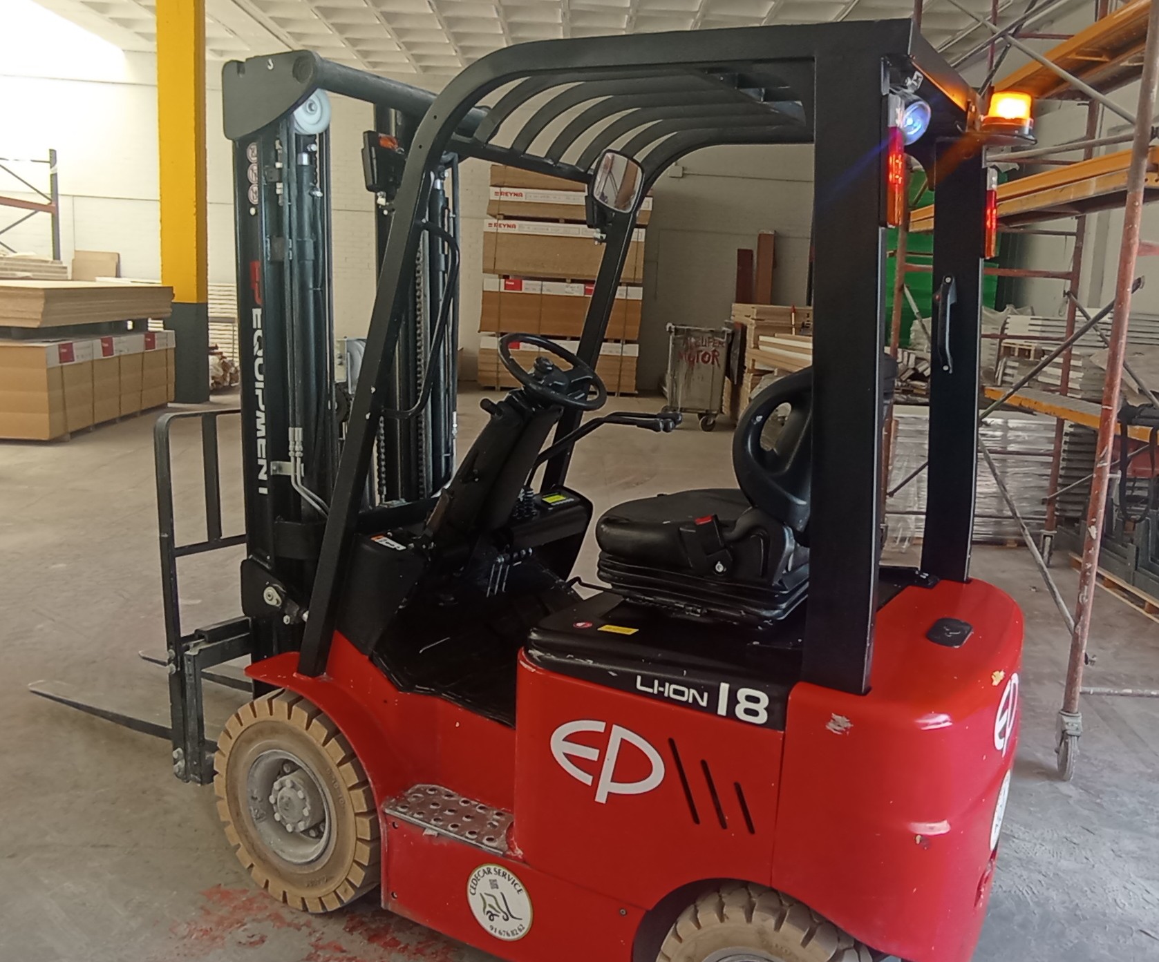 Carretilla Eléctrica EP Li‑Ion 1.8T · Año 2021 · 113 h · Mástil Tríplex · Carga directa a red