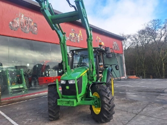 Tractor John Deere 5100M usado