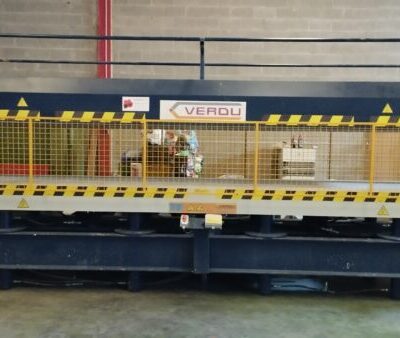 Prensa hidràulica platos fríos 5300×1300 mm Verdú usada