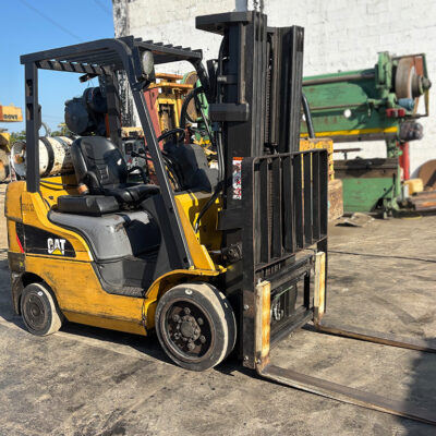 MONTACARGAS CATERPILLAR 4,700 LBS – Usada