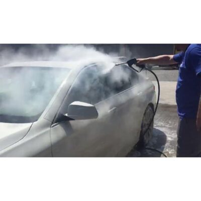 Cleanvac Auto 1500 DS limpiadora a vapor en uso sobre vehículo