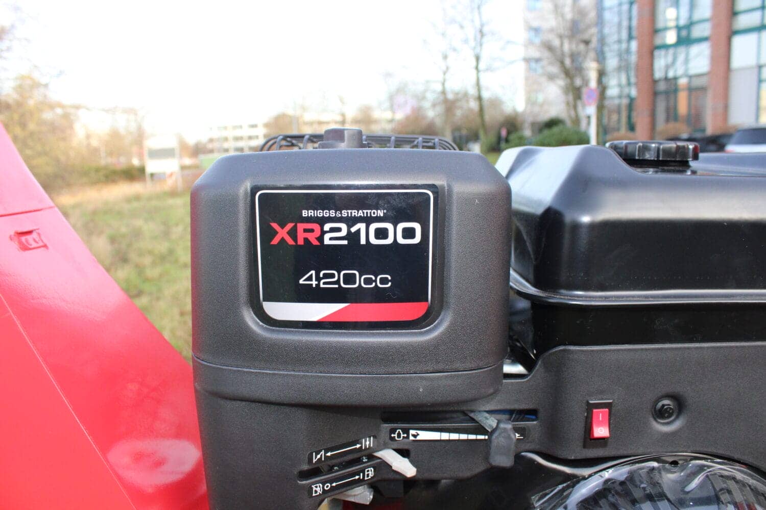 HZC Power SR174 - detalle XR2100 Biotrituradora HZC Power SR174 - detalle del motor XR2100 420 cc