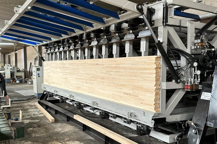 Prensa hidráulica rotativa JUWAL de cuatro estaciones para madera