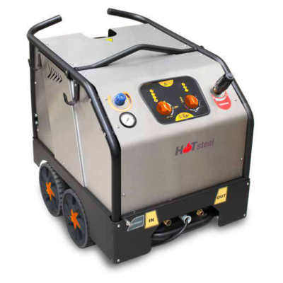 Fotografía oficial de la serie de hidrolimpiadoras de agua caliente Comet KM Steel Extra; equipamiento según modelo.